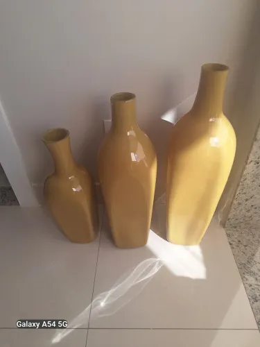 Trio de vasos decorativos
