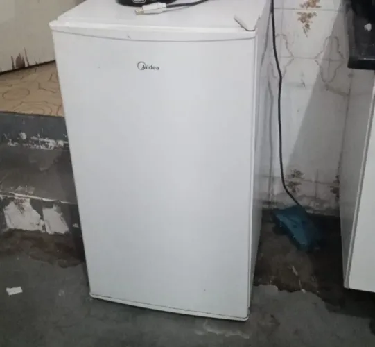 Frigobar Midea 93L