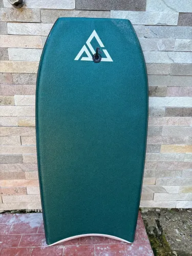 Vendo Bodyboard Jg pouco usado 