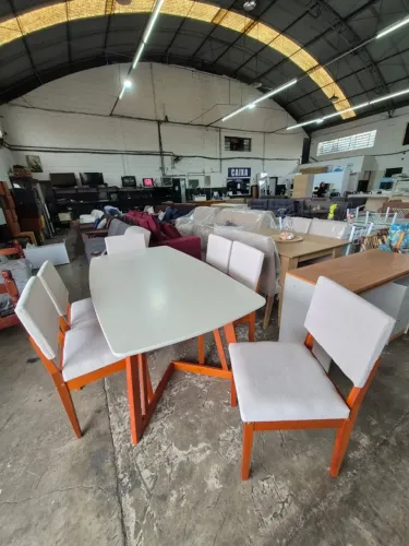 Mesa de Jantar c/ 6 Cadeiras Nova