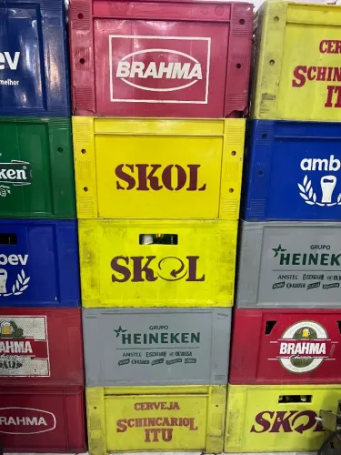 Vende caixa e engradado de cerveja 