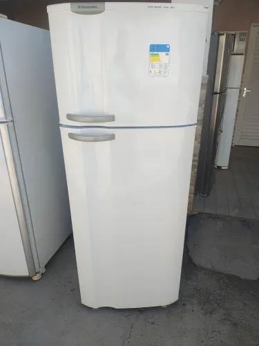Geladeira Eletrolux DC49 490 litros duplex