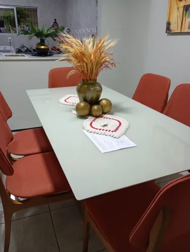 VENDO LINDA MESA