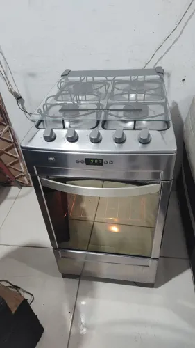 Vendo fogão Brastemp 4 bocas funciona perfeitamente leia a descrição do anúncio. 
