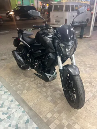 VENDO DOMINAR 400, ANO 2025