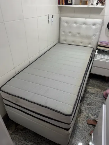 Vende-se cama solteiro