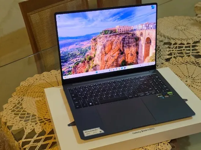 Samsung Galaxy Book3 Ultra | Intel i9 13900H ? RTX 4070 ? 32GB RAM ? Tela 3K AMOLED 120Hz