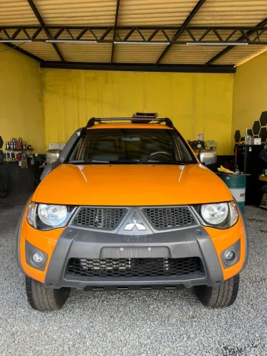 Mitsubishi L200 Triton Savana 3.2 CD TBI Dies. Mec. 2016