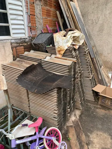 vendo 300 TELHAS DE AMIANTO ONDULADAS
