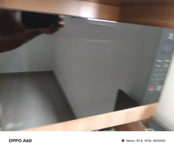 Microondas marca LG 30L na cor preta