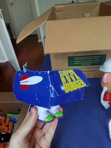 Caixa burguer pizza planet com pernas do buzz Toy story