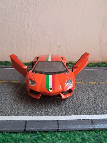 miniatura lamborghini aventador laranja 1/38