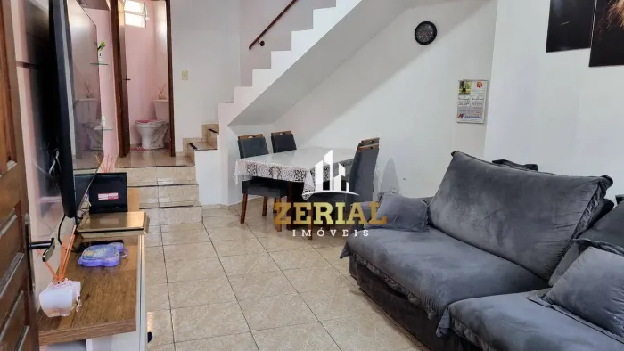 Sobrado com 2 dormitórios para alugar, 150 m² por R$ 2.800,00/mês - Parque Gerassi - Santo