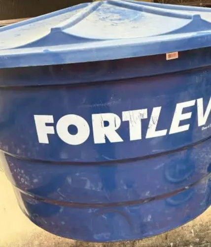 Vende-se caixa d'água de 1000 l 15 dias de uso