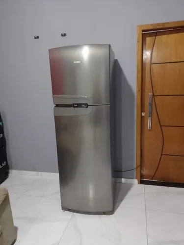 Geladeira inox semi nova 1200 entrego dependendo do local