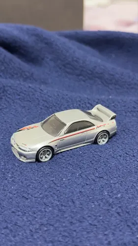 Hotwheels Nissan GTR Boulevard Edition 1:64