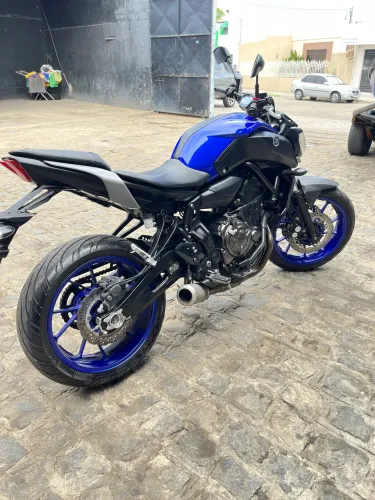 MT-07 em estado de nova!