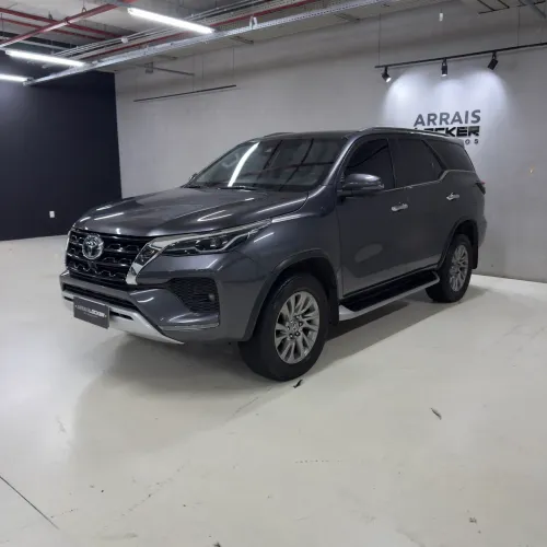 Toyota Hilux SW4 SRX 4X4 2.8 TDI 16V Dies. Aut. 2023