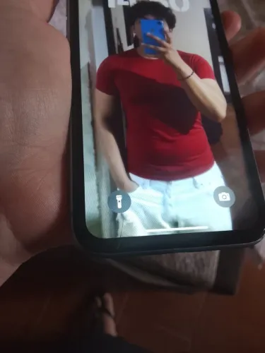 Vendo ou troco iPhone XR 128gb vai com duas capinhas preferência iPhone 11