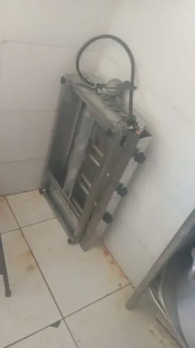 Chapa pra churrasco a gás em perfeito estado