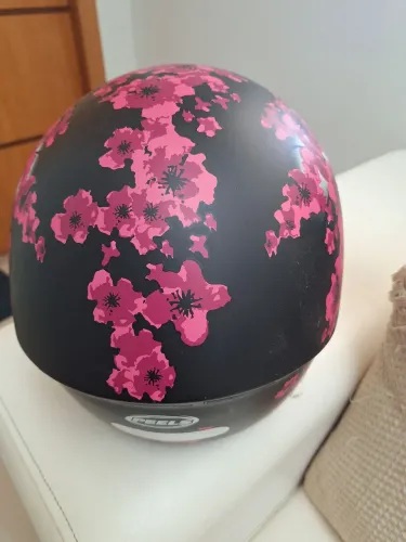 Capacete tam 56 pouco tempo de uso