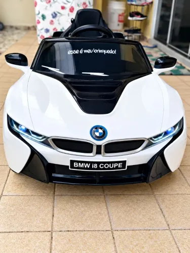 Carrinho Elétrico infantil 12V. BMW I8 muito nova.