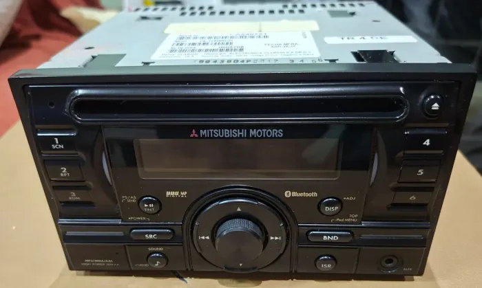 Som Original Mitsubishi Pajero tr4.