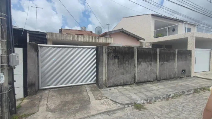 Casa com 4 dormitórios à venda por R$ 270.000,00 - Costa e Silva - João Pessoa/PB