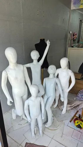 Manequins - maniquim infantil.