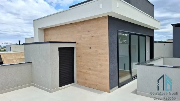 SOBRADO novo em Condomínio, 04 quartos sendo 02 suítes, terraço, no Boa Vista em Curitiba