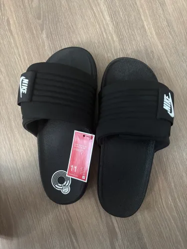 Chinelo slide Nike 