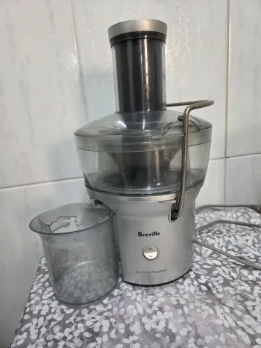 Extrator de suco / Centrifuga alimentos