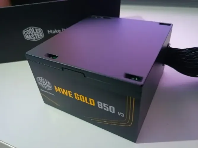 Fonte Cooler Master MWE 850 V3 850W 80 Plus Gold - Nova, pouco uso.