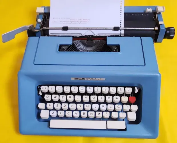 Máquina de Escrever Olivetti Studio 46