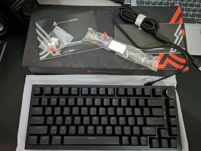 Teclado Mecânico Ajazz AK820 75% - Novo usado 1 vez - Switch Red - LED Branco - Hotswap