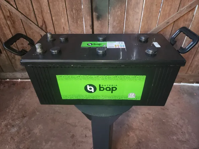 Bateria semi-nova 150 amperes
