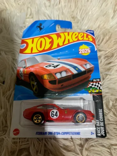 Ferrari GTB4 Hotwheels 