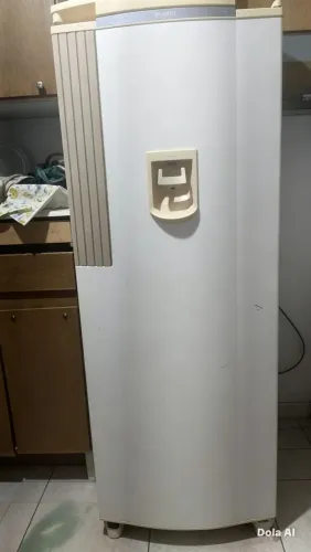 Vendo geladeira conservada!