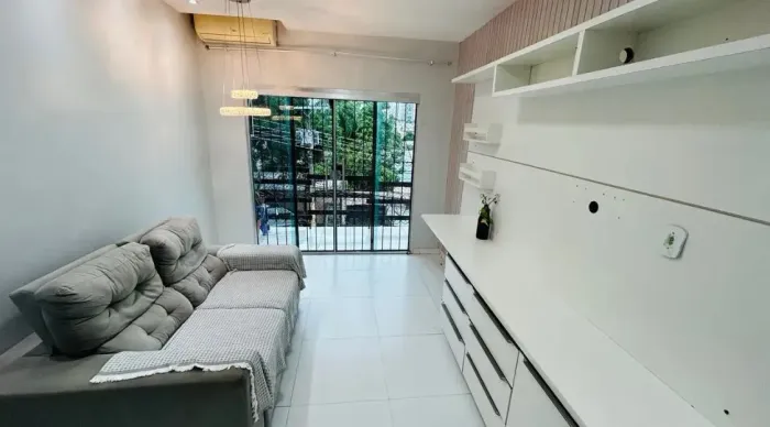 Apartamento No Condomínio Ouro Preto Mobiliado no Adrianópolis de 65m², 2 Quartos