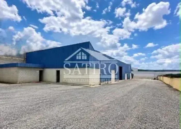 Galpão com patio para locação!