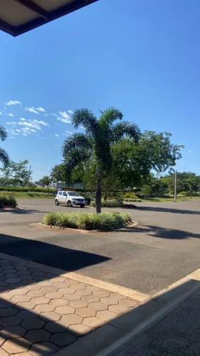 Motoqueiro com moto propria
