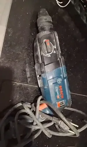Furadeira bosch 820watts
