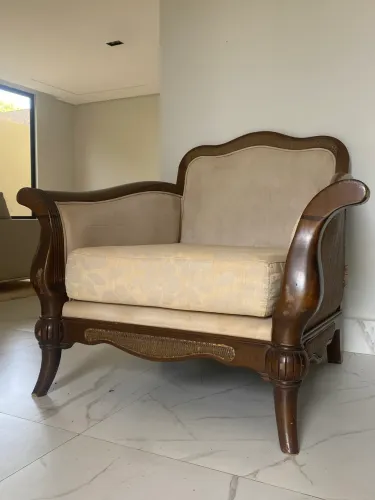 Poltrona alto luxo 