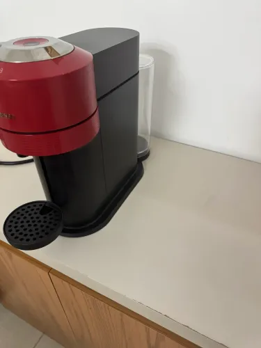Cafeteria expresso vertuo pouquíssimo uso.