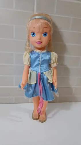 Boneca Cinderela baby