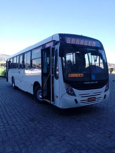 Neobus ano 2015/16 Mercedes 1721, com 42 lugares ar condicionado