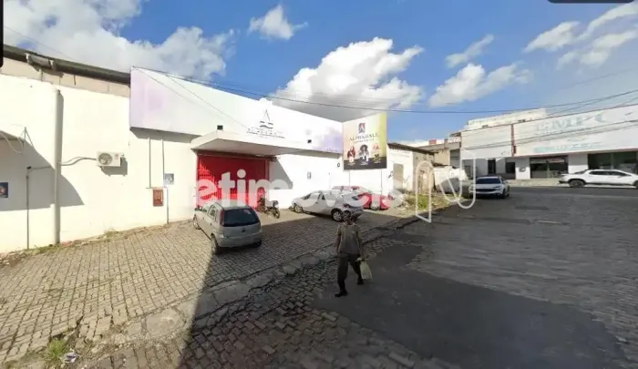 Galpão para locação com 993m²; em localização estratégica Feira de Santana!