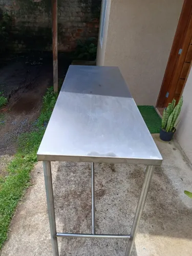 Mesa inox 1.80 comprimento ,60 cm de largura e 1.04 de altura com pés reguláveis