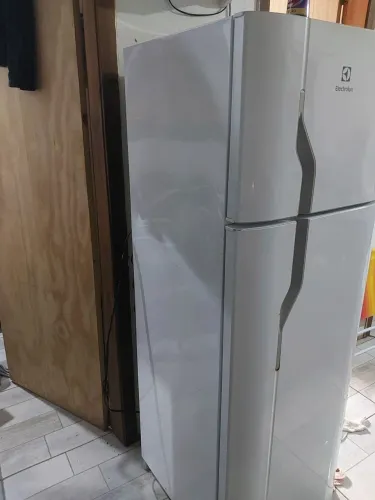 Geladeira Electrolux 260L.Duplex Branca