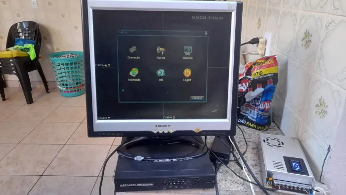 DVR com 3 câmeras.
